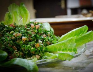 Taboulé : persil, tomates, oignons, boulgour fin, citron et huile d'olive